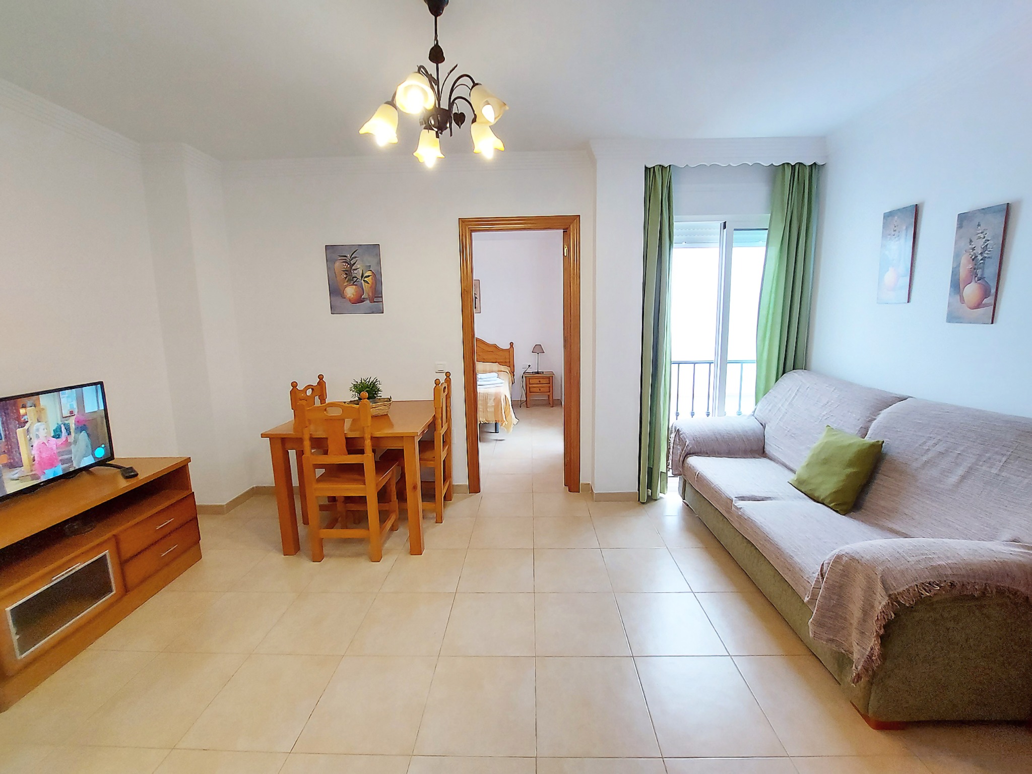 Apartamento céntrico en Nerja con wifi y terraza 1C